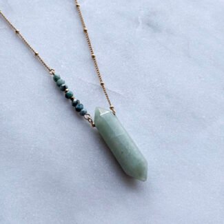 Łańcuszek stal szlachetna zawieszka awenturyn z bocznymi kamieniami