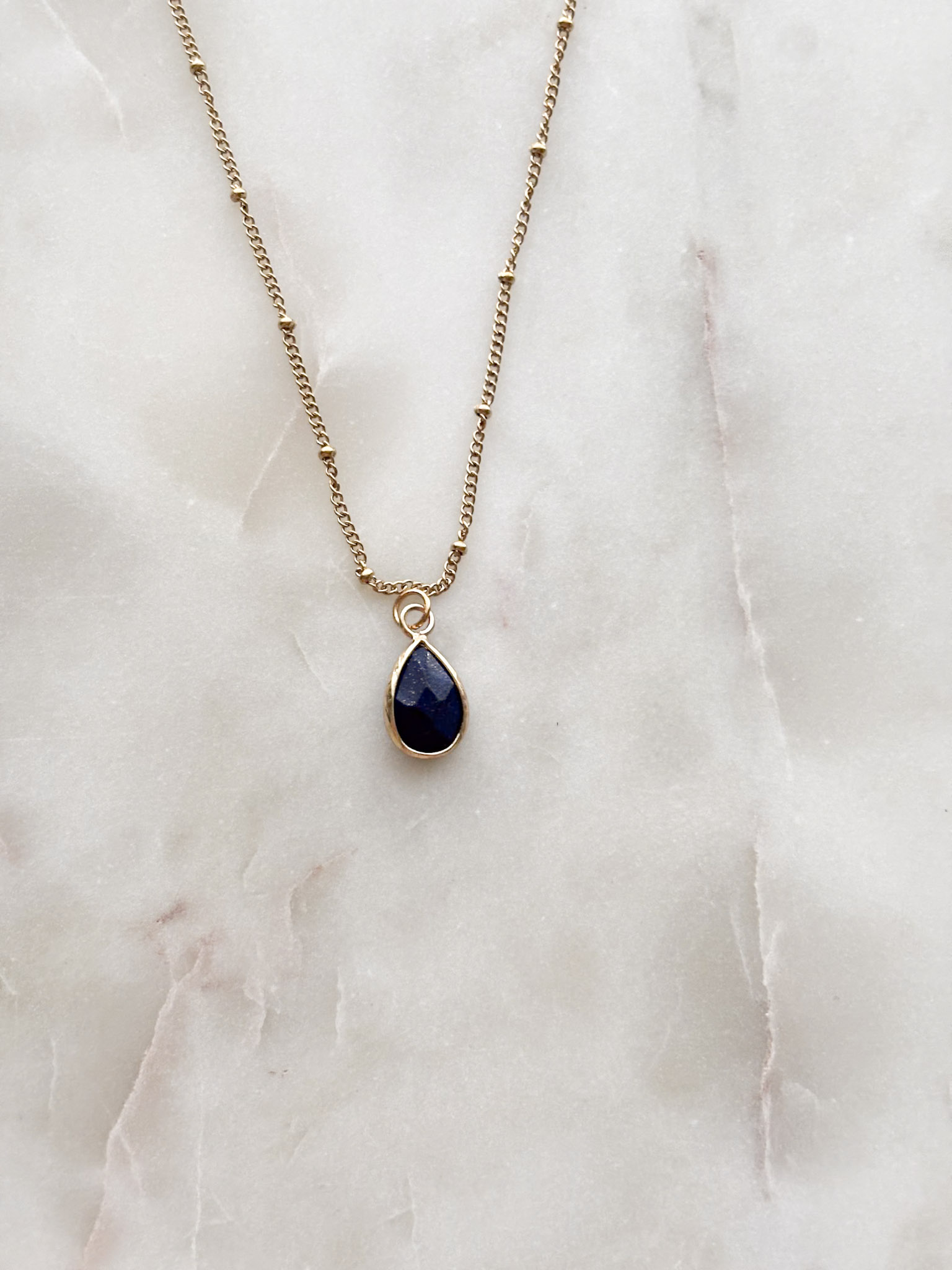 Łańcuszek z łezką z lapis lazuli